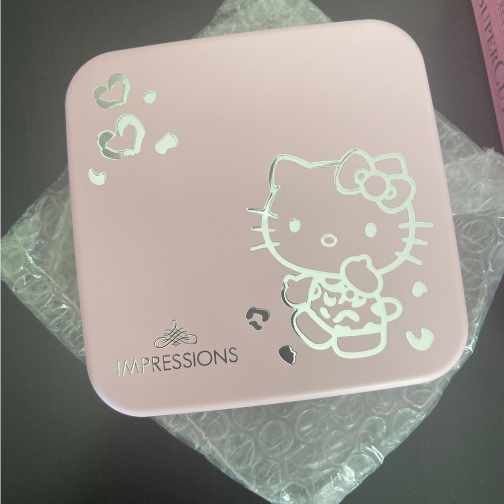PINK Impressions Hello Kitty Super Cute Compact Mirror 2x Magnification Sanrio - Picture 4 of 7